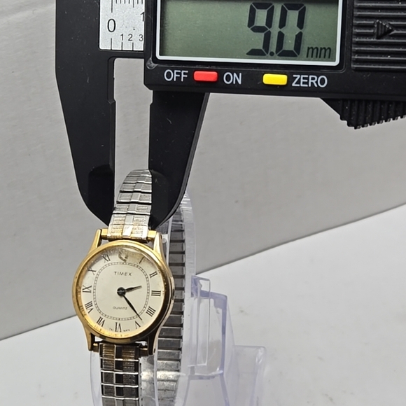 Womens Vintage Timex Q Watch 23mm Gold Silver Two Tone Stretch Band New Battery - Picture 5 of 13